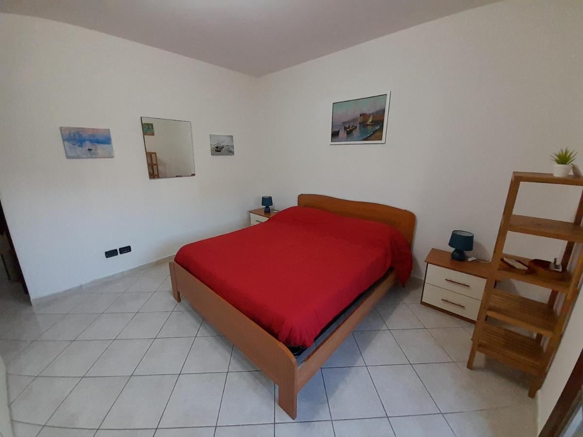 Casa Con Veranda In Centro - Comodo Parcheggio E Garage Incluso Latina Eksteriør billede