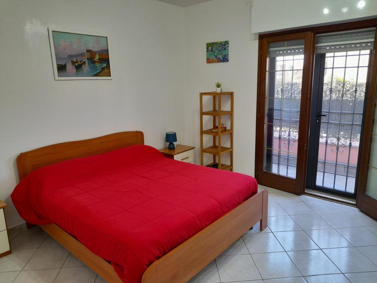 Casa Con Veranda In Centro - Comodo Parcheggio E Garage Incluso Latina Eksteriør billede